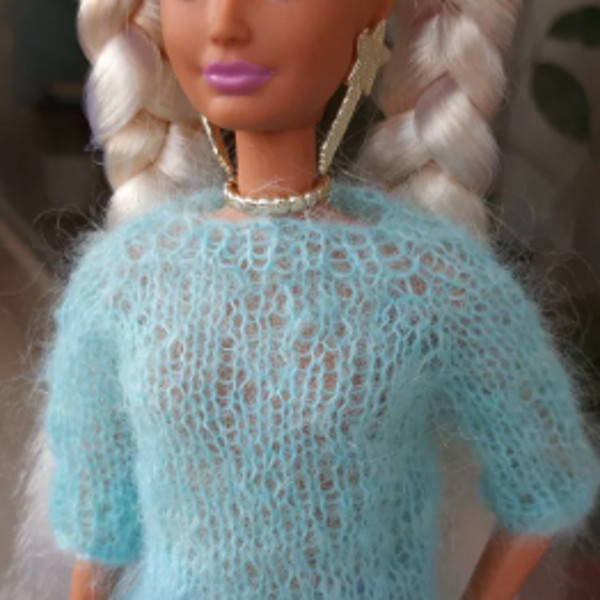 Barb doll sweater mint 3.png