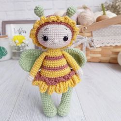 The sunflower bee dollBee doll, sunflower doll crochet pattern