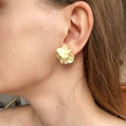 Hydrangea studs earrings, Vanilla yellow hydrangea flower jewelry