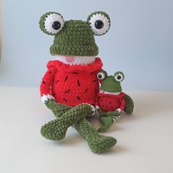 Crochet frog pattern, frog plush pattern, amigurumi frog toy, cute crochet frog, green frog crochet pattern