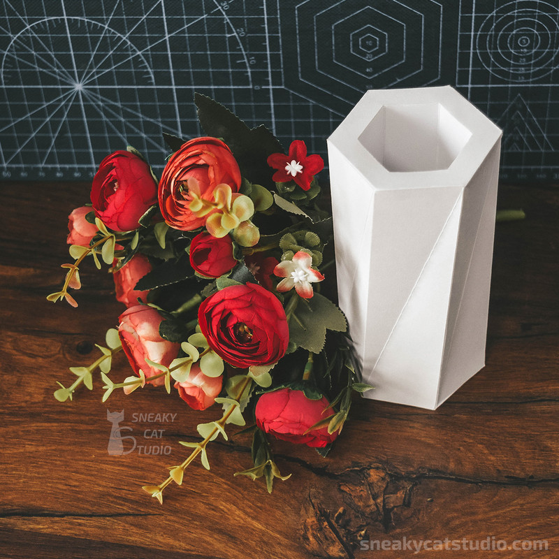 Vase-Planter-flowerpot-DIY-papercraft-paper-craft-low-poly-Pepakura-PDF-3D-Pattern-Template-Download- origami-sculpture-model-decor-flower-1.jpg