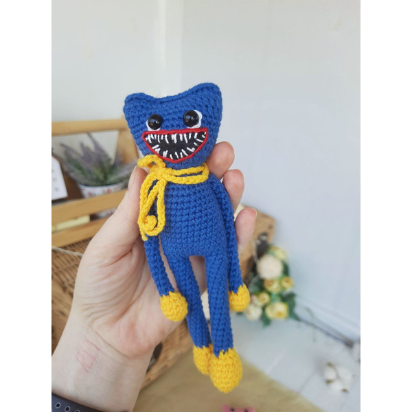 Blue Huggy Waggy toy amigurumi crochet pattern (2).jpg