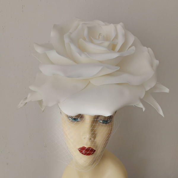 Big white rose Wedding Headdress.jpg