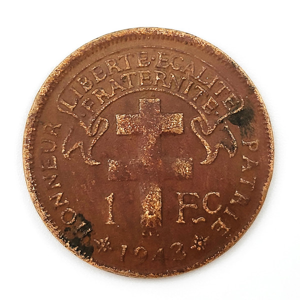 2 Монета Мадагаскар 1 франк 1943 Петух Бронза.jpg