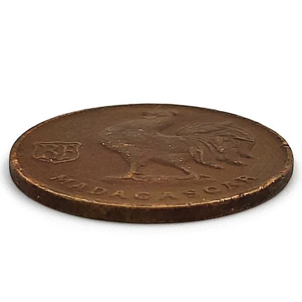 8 1943 Coin Madagascar 1 Franc Bronze Rooster Cross of Lorraine.jpg