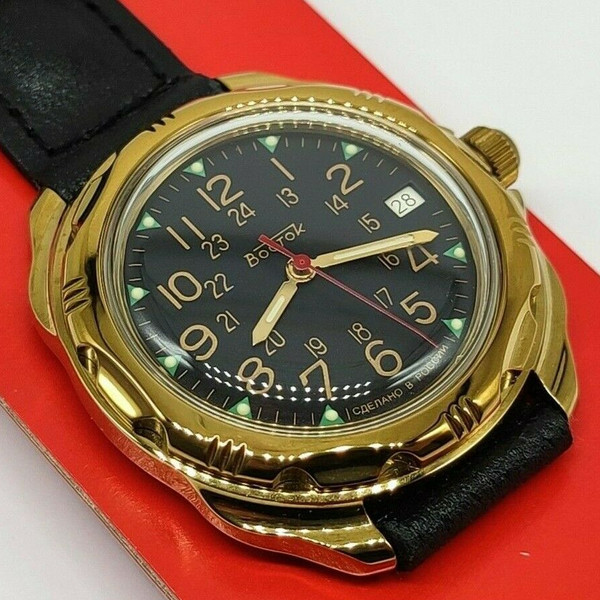 Vostok-Komandirskie-Gold-mechanical-watch-black-dial-219782-2
