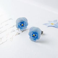 Pansy Blossom Delight Stud Earrings Lightweight Viola Plastic Botanical Studs for a Charming Touch of Cottagecore Jewel
