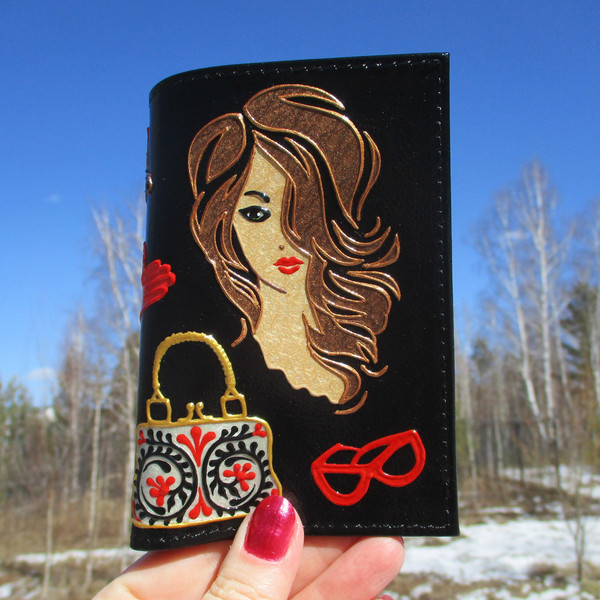 hand-painted-passport-cover-for-girls.JPG