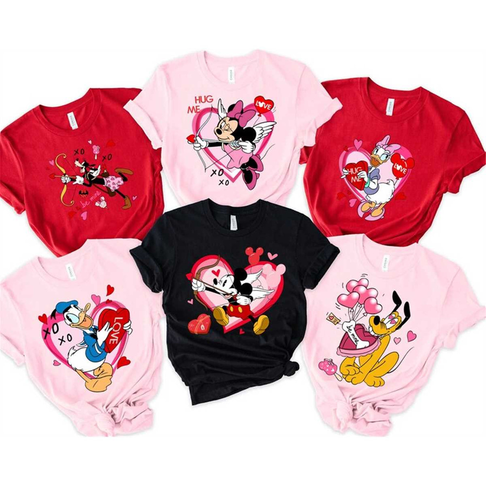 MR-54202323430-mickey-mouse-and-friends-valentine-love-heart-group-shirt-image-1.jpg
