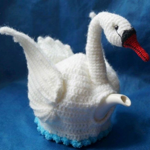 Crochet pattern Swan tea cozy