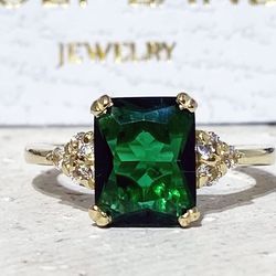 Emerald Ring - May Birthstone - Statement Ring - Gold Ring - Engagement Ring - Rectangle Ring - Cocktail Ring
