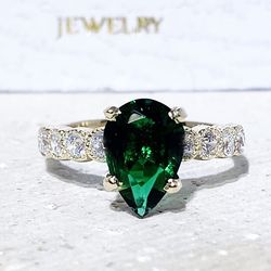 Emerald Ring - May Birthstone - Statement Ring - Gold Ring - Engagement Ring - Teardrop Ring - Cocktail Ring