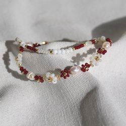 Dark red floral bracelet Pearl and red beaded bracelets Flower jewelry set Cute aesthetic jewellery Handmade jewels