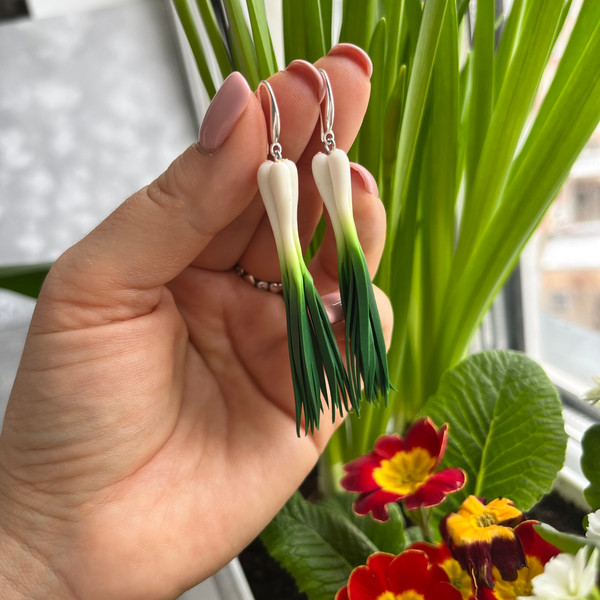 spring onion earrings.jpg