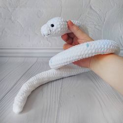 Crochet plush white snake lovers. White crochet snake. Snake stuffed animals. Snake plushie.