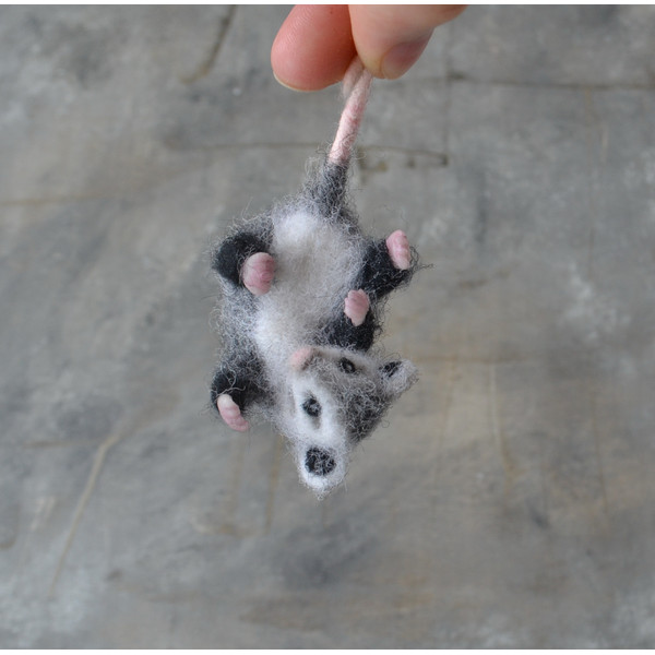 Miniature-dollhouse-opossum-figurine-1/12-scale-Needle-felted-realistic-wool-fluffy-opossum 2