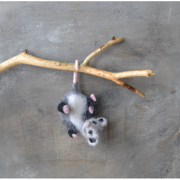 Miniature-dollhouse-opossum-figurine-1/12-scale-Needle-felted-realistic-wool-fluffy-opossum 5