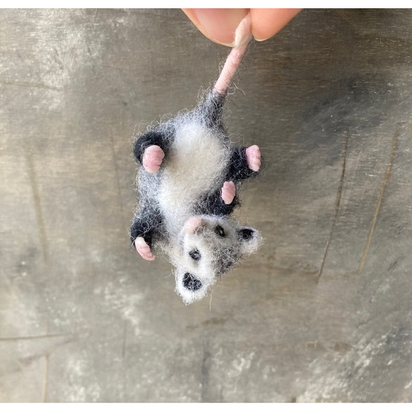 Miniature-dollhouse-opossum-figurine-1/12-scale-Needle-felted-realistic-wool-fluffy-opossum 3