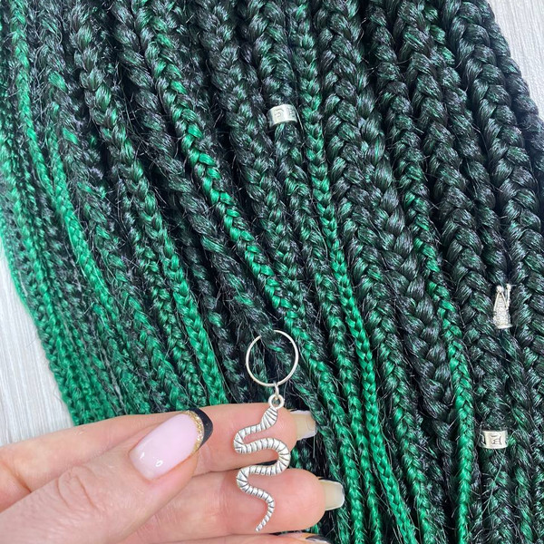 Green Synthetic Double ended Ombre braids dark green to gree
