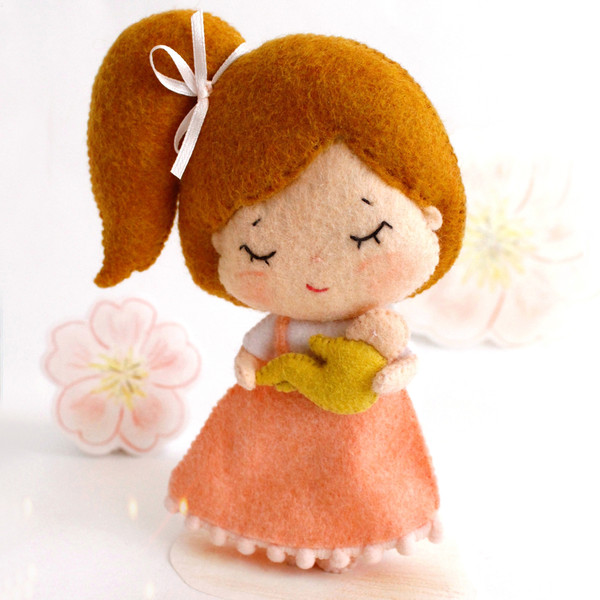 Felt Mother day toy gift - mama doll in the sundress with a baby in her hands, right side view