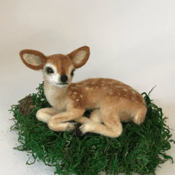 deer. realistic felt toy. miniature.