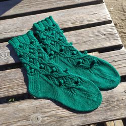 Green womens handmade knitted socks