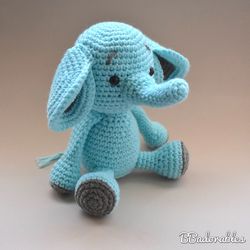 Elias, the Elephant - Crochet Pattern, English and Spanish