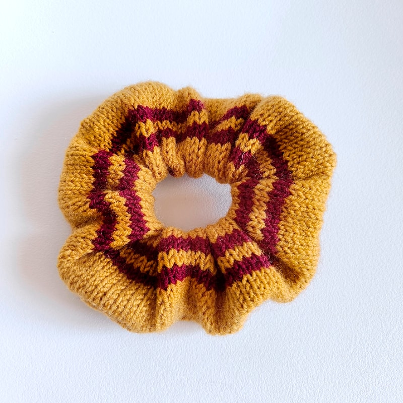 Gryffindor Knit Scrunchies knitting pattern pdf Gryffindor Scrunchies for women hair Scrunchie patterns Knit Scrunchie