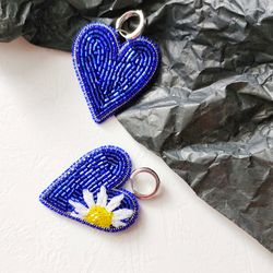 Heart earrings, congo earrings with pendants, beaded earrings flower chamomile, asymmetric earrings