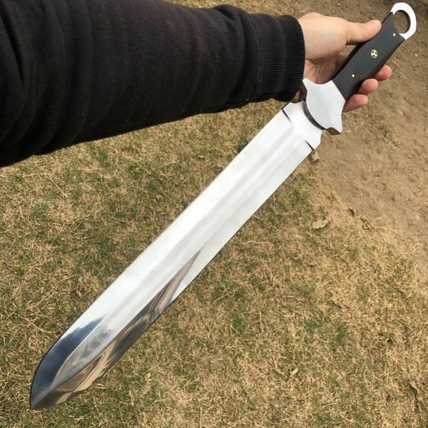 Custom handmade d2 steel hunting roman gladius sword near me in florida.jpg