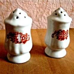 Ceramic salt & pepper shakers soviet vintage. USSR
