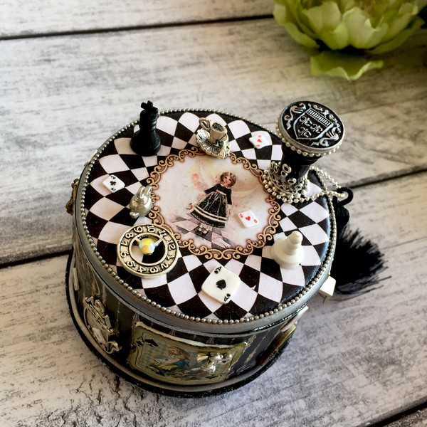 Black round Jewelry Box Alice in Wonderland, Cheshire cat Storage, Mad Hatter box (10).JPG