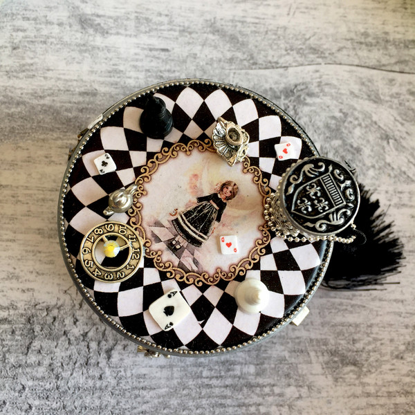 Black round Jewelry Box Alice in Wonderland, Cheshire cat Storage, Mad Hatter box (9).JPG