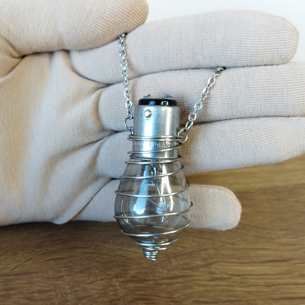 real-vacuum-tube-necklace