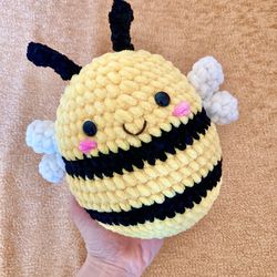 Crochet plush bee pattern Amigurumi bee pattern Crochet plush bee pattern Bumble bee crochet pattern