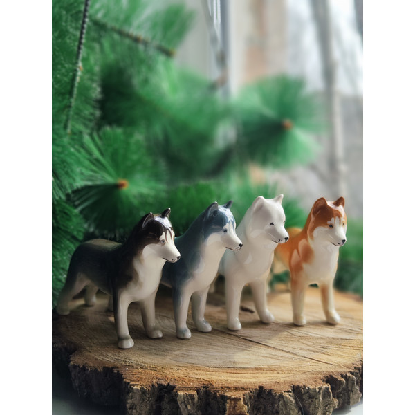 figurine  huskies
