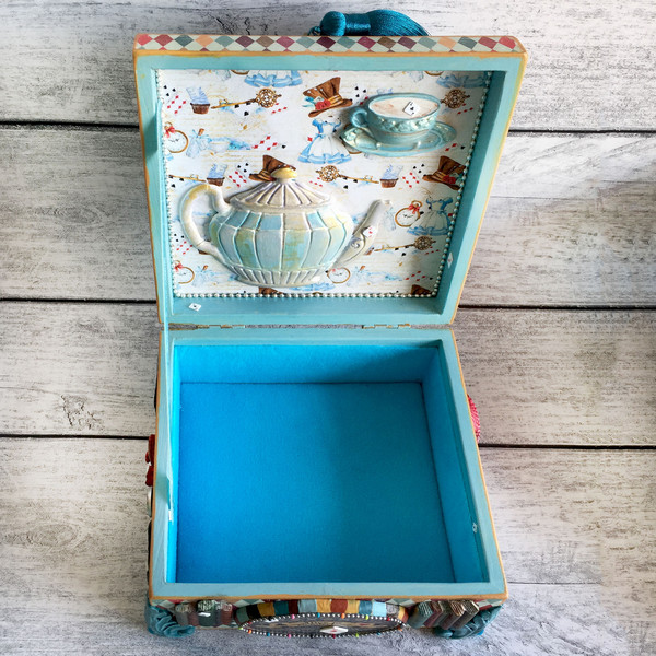 Alice box,Wonderland box,Alice jewelry box,White rabbit box,ring holder,Alice Card (11).JPG
