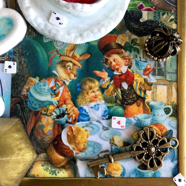 Alice box,Wonderland box,Alice jewelry box,White rabbit box,ring holder,Alice Card (9).JPG