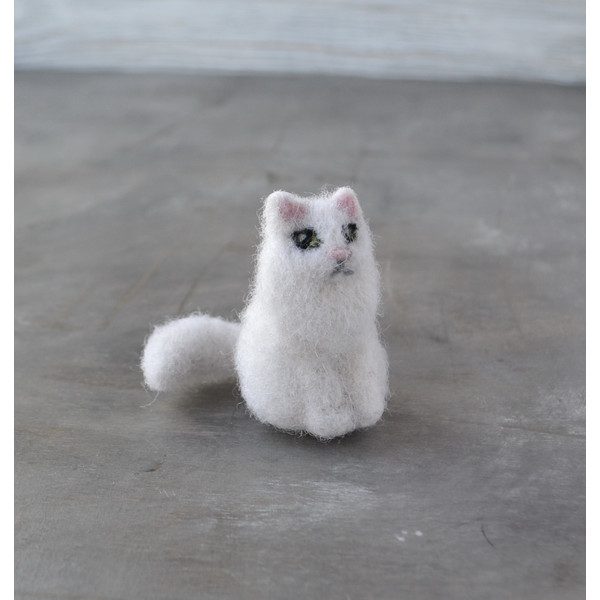 Miniature-dollhouse-white-cat-figurine-1/12-scale-Needle-felted-realistic-wool-fluffy-cat 1