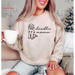 beautiful doodle mama cute animal lovers sweatshirt, golden retriever doodle mom hoodie, trendy dog mom crewneck, aesthe