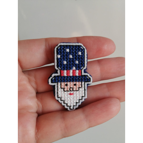 Patriotic-pin-brooch.jpg