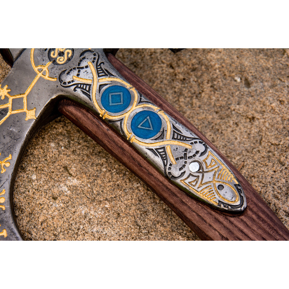 Kratos-axe-2-из-11-1200x800.jpg