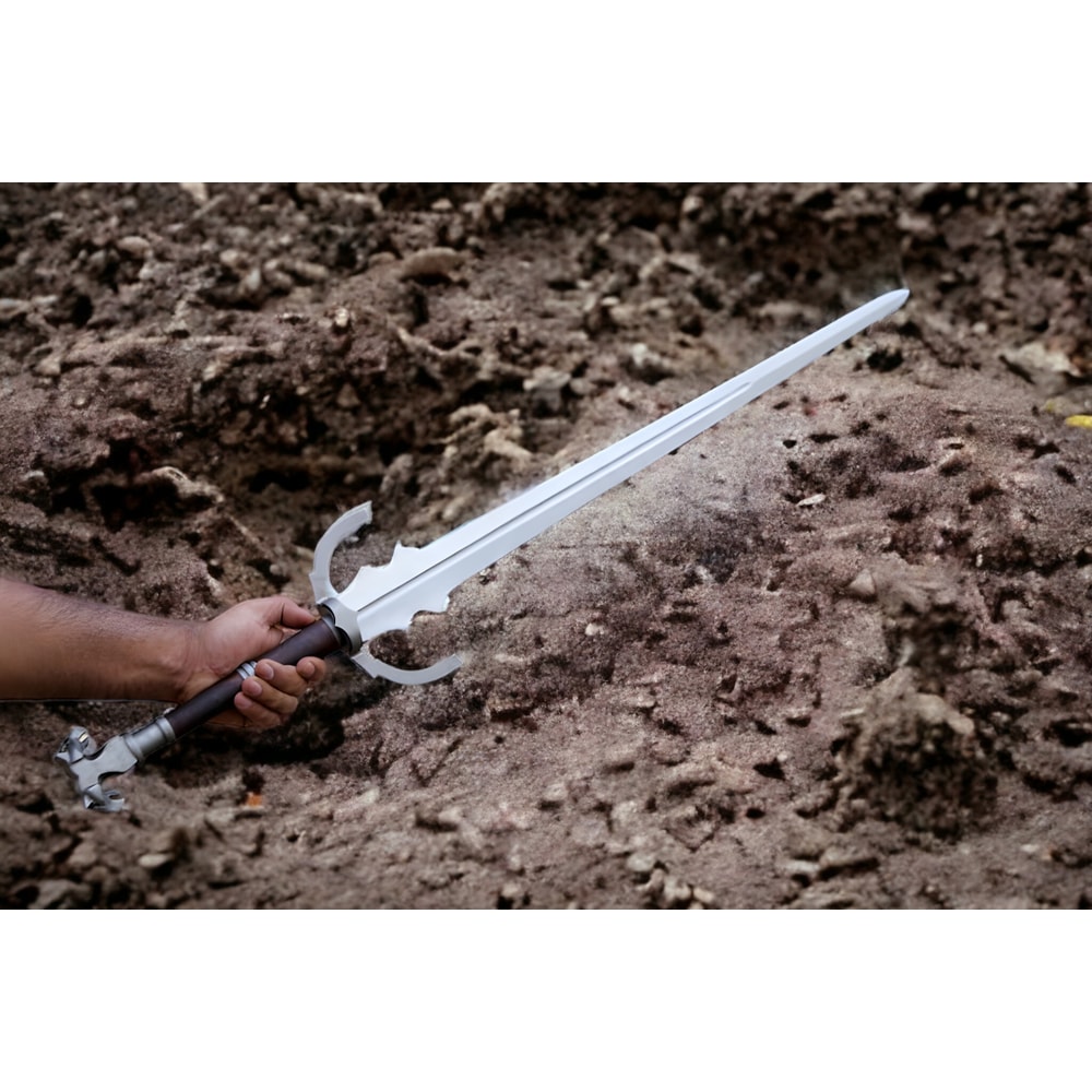 BattleReadyBeautyGeraltofRiviasFelineGriffinSwordsEngravedTreasuresoftheLegendary