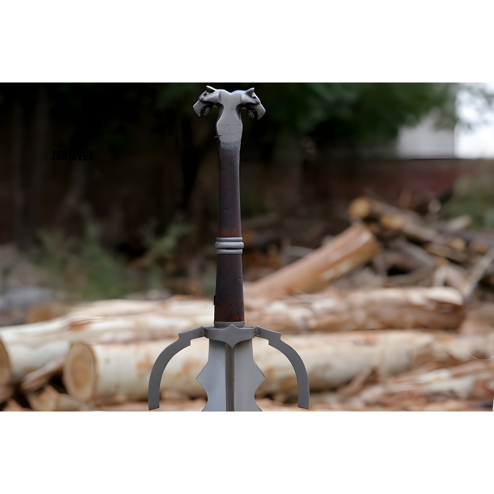 BattleReadyBeautyGeraltofRiviasFelineGriffinSwordsEngravedTreasuresoftheLegendary