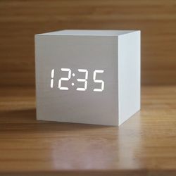 sleek & stylish wooden cube clock