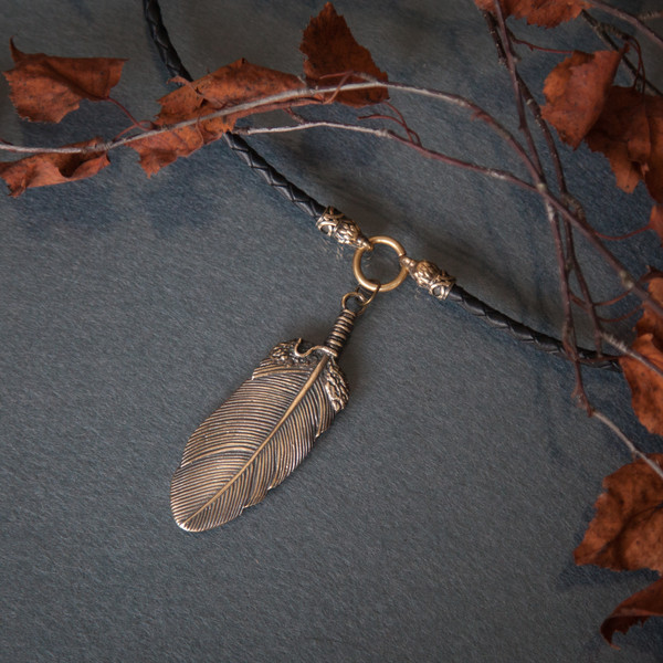 feather-leather-necklace