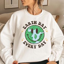 hippie earth smile face retro groovy earth day everyday, smiling earth day, hippie smiley earth, earth awareness shirt,