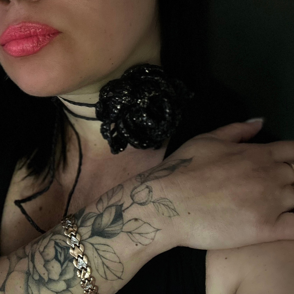 Floral-choker-necklace-1