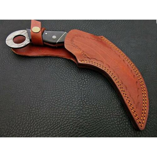 A-Unique-Addition-to-Your-Collection-Full-Tang-Hand-Forged-Damascus-Steel-Karambit-Knife-with-Buffalo-Horn-Handle (4).jpg