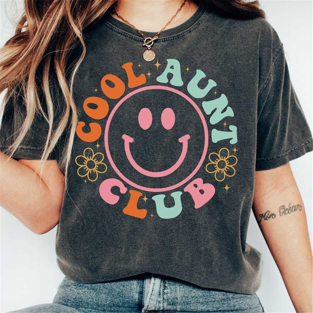 MR-452023134612-cool-aunts-club-shirt-cool-aunts-shirt-cool-aunts-club-aunt-image-1.jpg